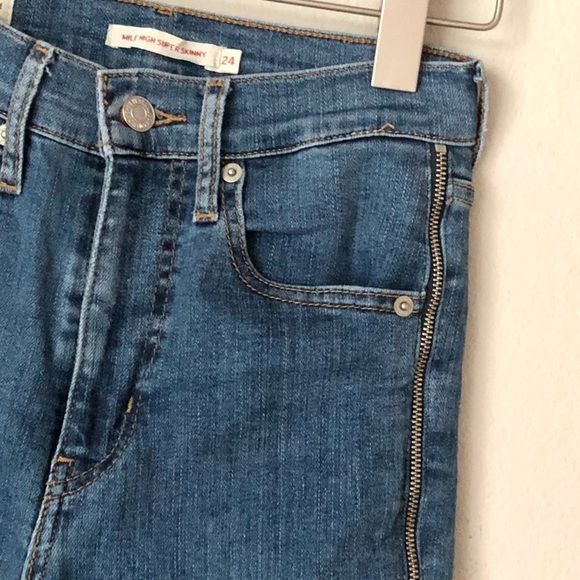 \Levi’s\• Mile High Super Skinny Side Zipper Jeans - Picture 4 of 16